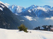 Sulle nevi di San Simone (1700 m) e Baita del Camoscio (1750 m) splende il sole -17febb25- FOTOGALLERY